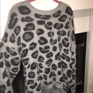 XL (16-18) Leopard print sweater